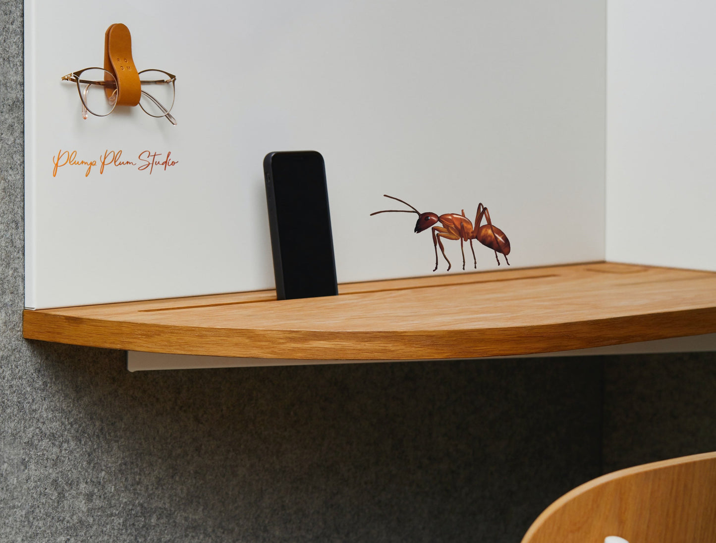 Realistic ant decal, indoor/outdoor vinyl ant sticker, unique cute little brown ant, nature lover gift, light switch, luxury vinyl car decal